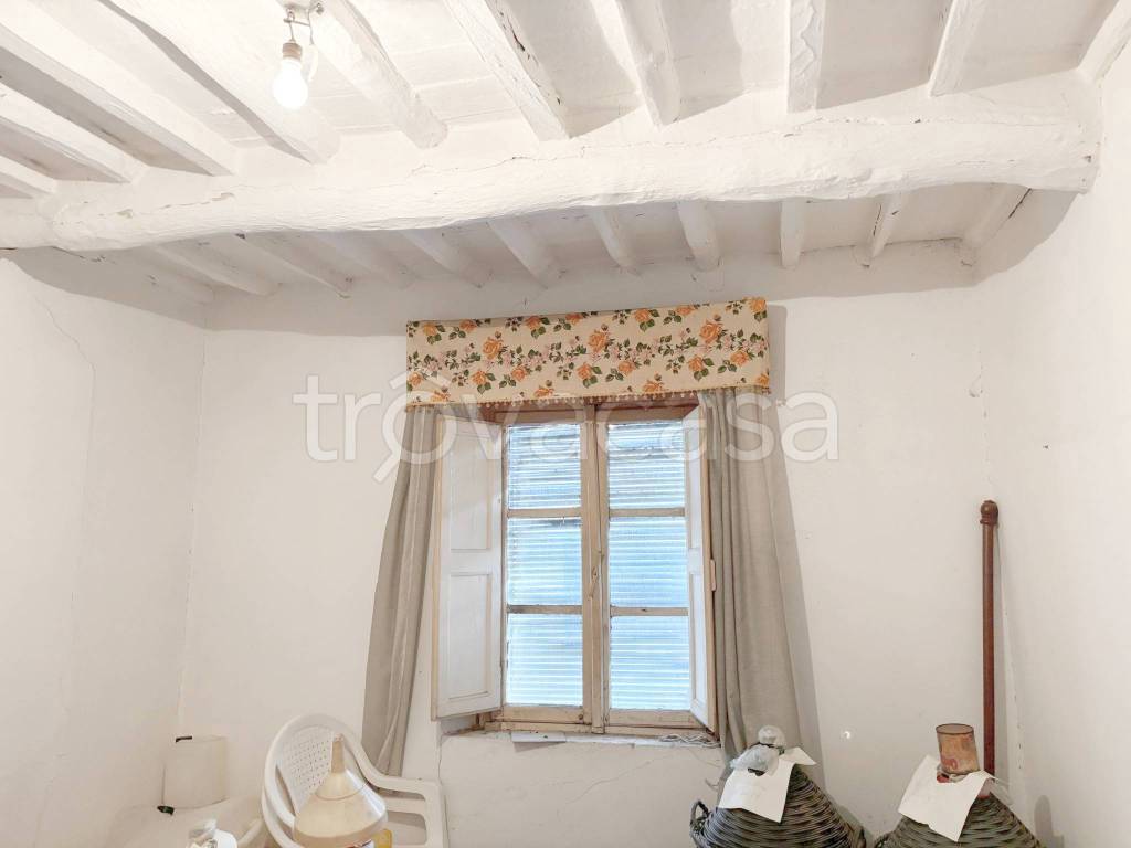 casa indipendente in vendita a Lucca in zona Cerasomma