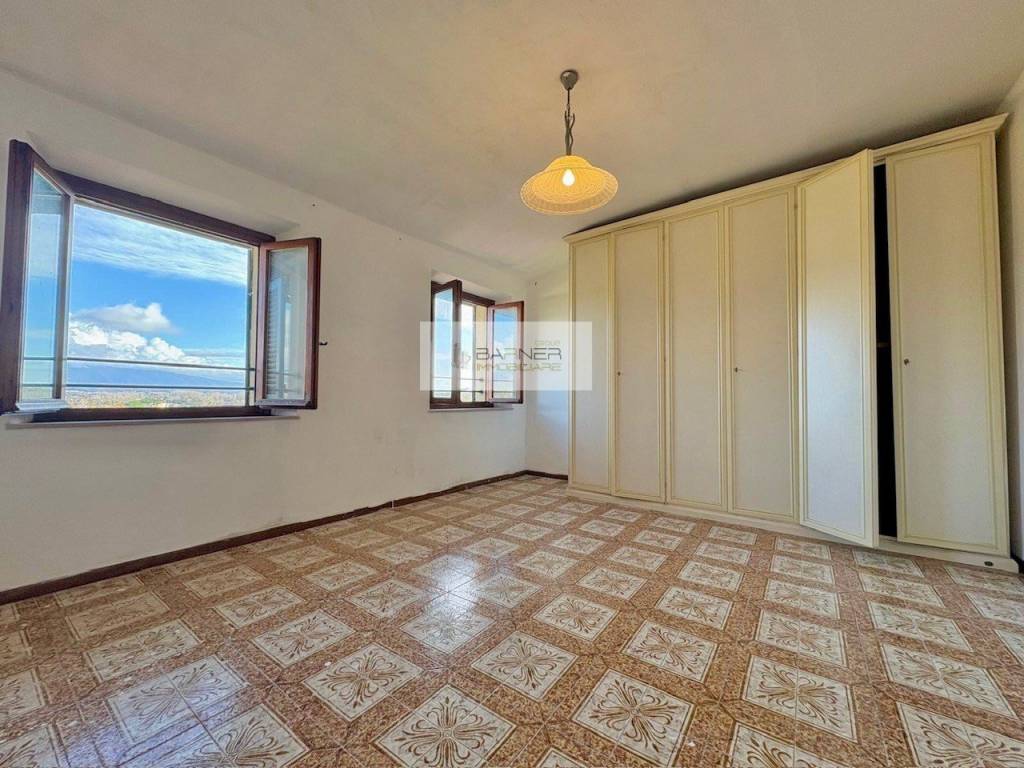 casa indipendente in vendita a Lucca in zona Nozzano