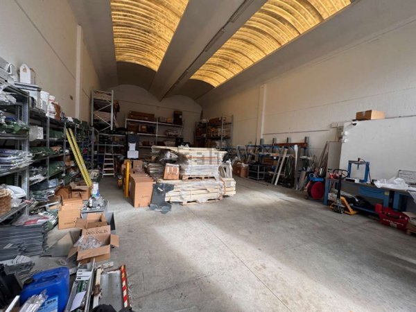 locale di sgombero in vendita a Lucca in zona zona San Marco