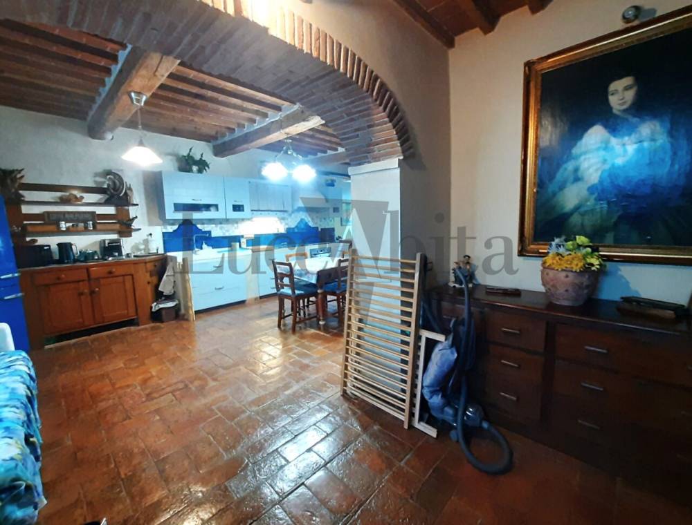casa indipendente in vendita a Lucca in zona zona Sorbano