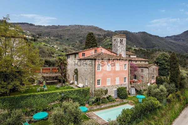 casa indipendente in vendita a Lucca in zona Ponte a Moriano