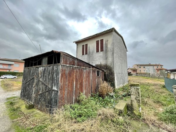 appartamento in vendita a Lucca in zona San Pietro a Vico