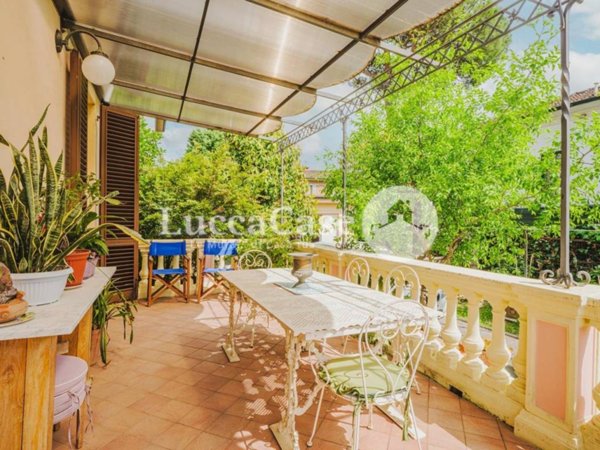 casa indipendente in vendita a Lucca in zona Zona San Concordio