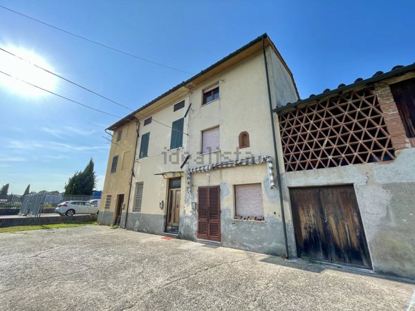 casa indipendente in vendita a Lucca in zona zona San Filippo