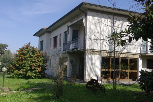 casa indipendente in vendita a Lucca in zona Zona San Concordio