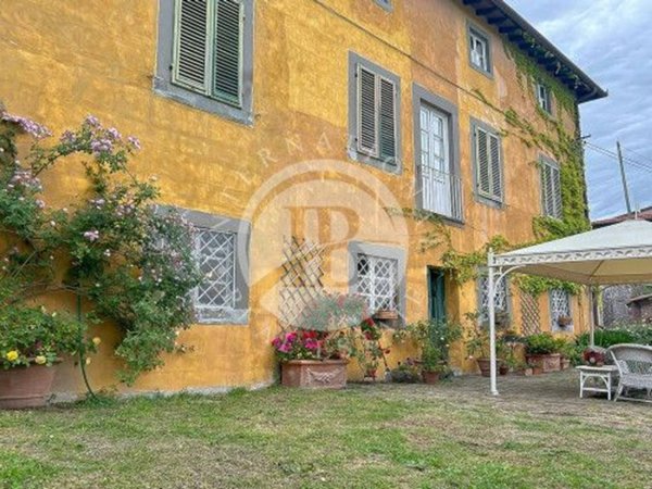 casa indipendente in vendita a Lucca in zona Monte San Quirico