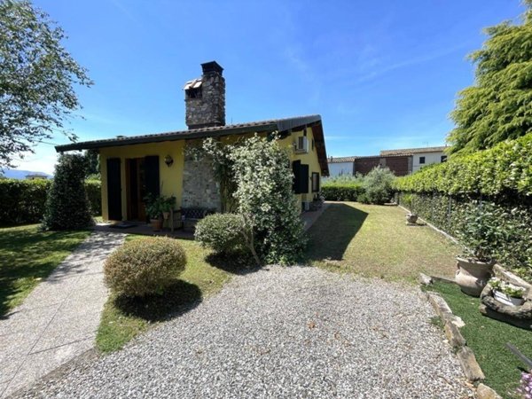 casa indipendente in vendita a Lucca in zona Monte San Quirico