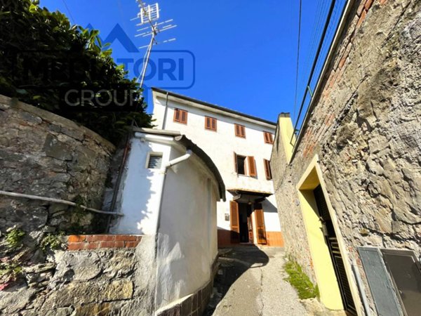 casa indipendente in vendita a Lucca in zona Ponte a Moriano