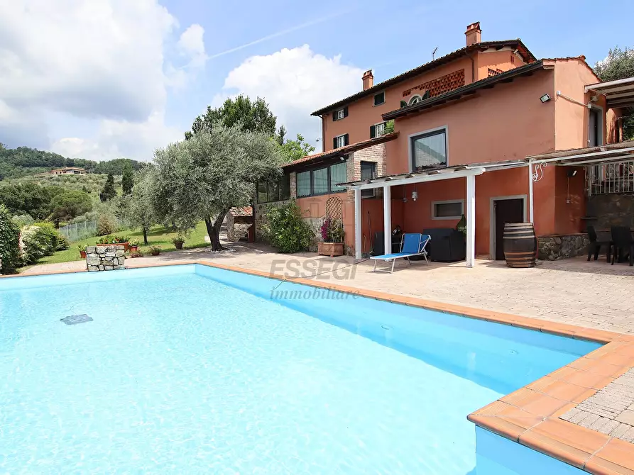 casa indipendente in vendita a Lucca