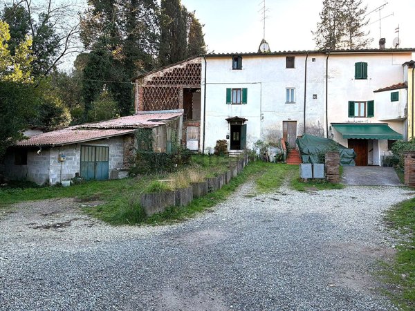casa indipendente in vendita a Lucca in zona Monte San Quirico
