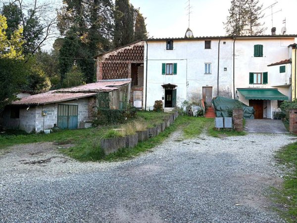 casa indipendente in vendita a Lucca in zona Monte San Quirico