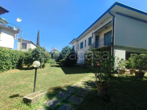casa indipendente in vendita a Lucca in zona zona Mugnano