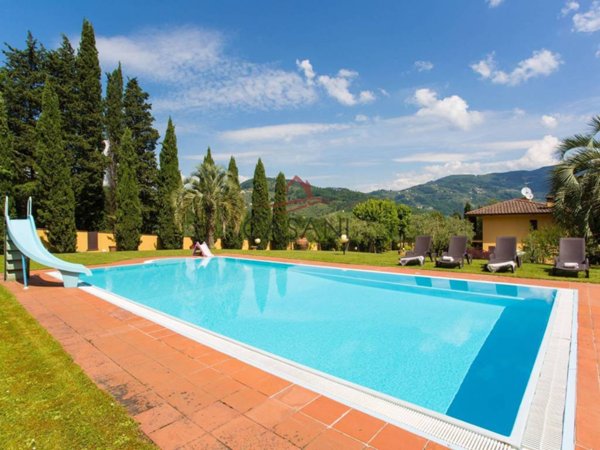 casa indipendente in vendita a Lucca in zona San Pietro a Vico