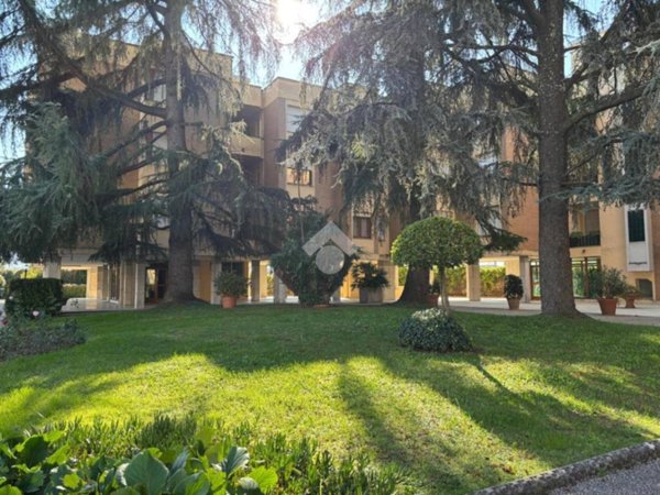 appartamento in vendita a Lucca in zona Centro Città