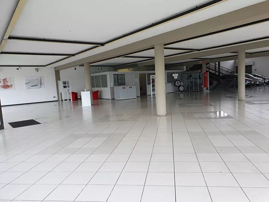 negozio in vendita a Lucca