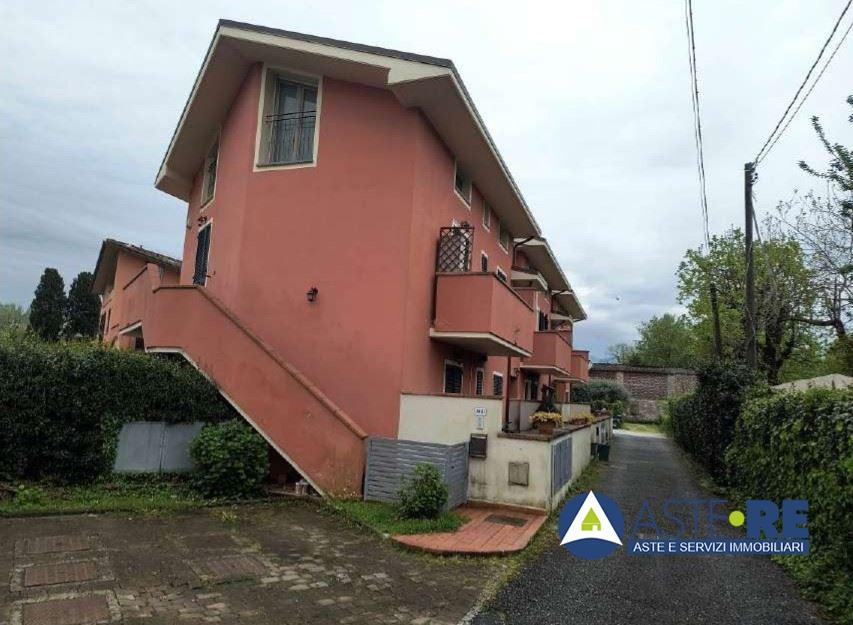 appartamento in vendita a Lucca in zona zona Sorbano