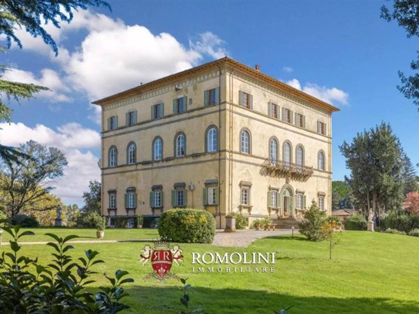 casa indipendente in vendita a Lucca in zona Centro Città