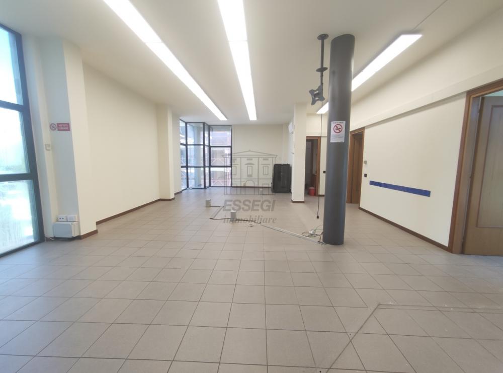 ufficio in vendita a Lucca in zona Sant'Anna