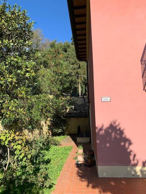 casa indipendente in vendita a Lucca in zona Balbano
