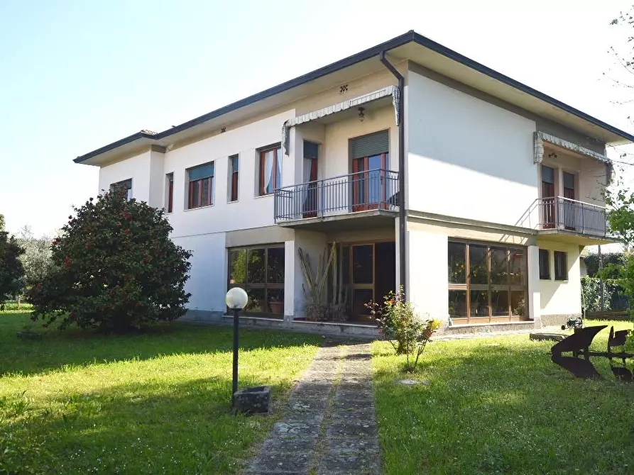 casa indipendente in vendita a Lucca in zona Centro Città