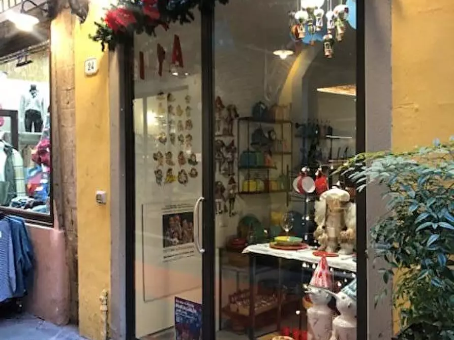 negozio in vendita a Lucca in zona Centro Città