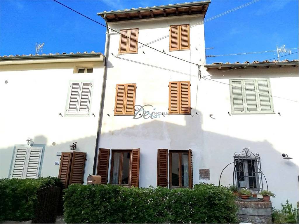 casa indipendente in vendita a Lucca in zona Santa Maria del Giudice