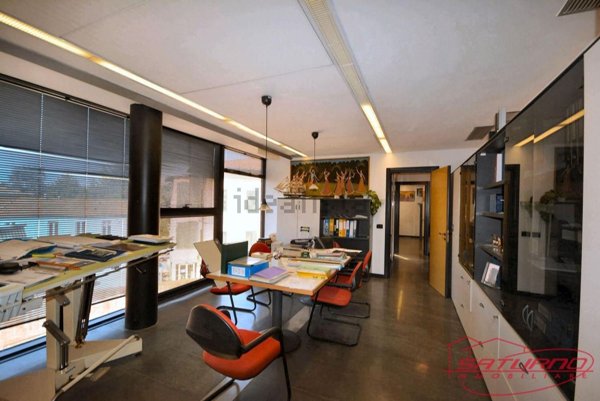 ufficio in vendita a Lucca in zona Centro Città