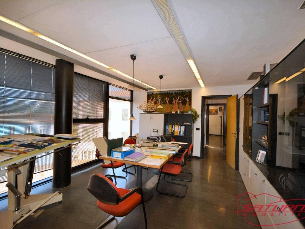 ufficio in vendita a Lucca in zona Centro Città