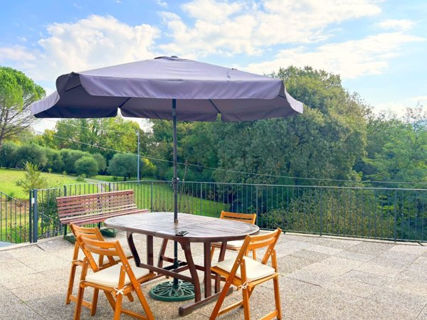 casa indipendente in vendita a Lucca in zona Arliano