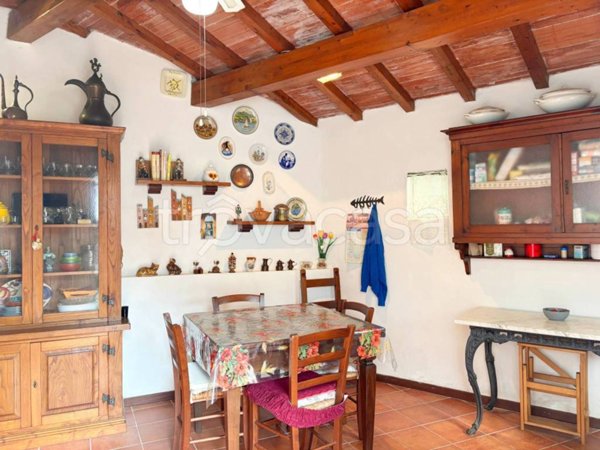 casa indipendente in vendita a Lucca in zona Nozzano