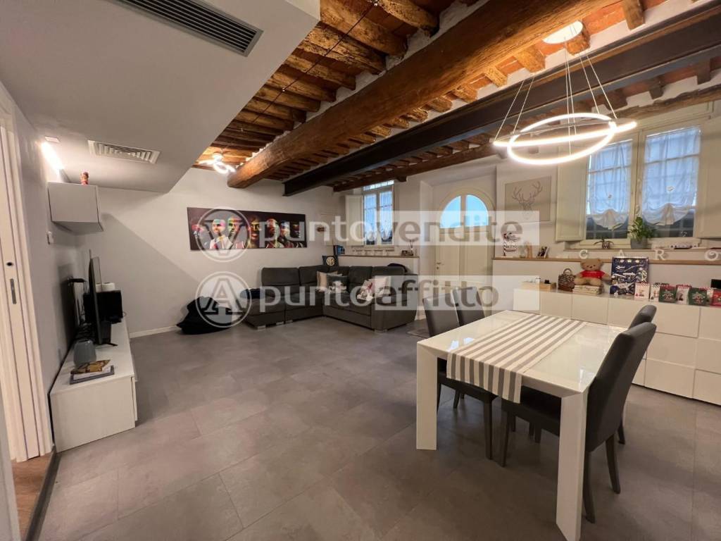 appartamento in vendita a Lucca in zona Centro Città