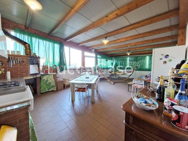 casa indipendente in vendita a Lucca in zona Nozzano