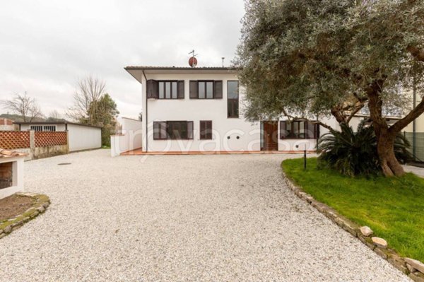 casa indipendente in vendita a Lucca in zona Sant'Anna