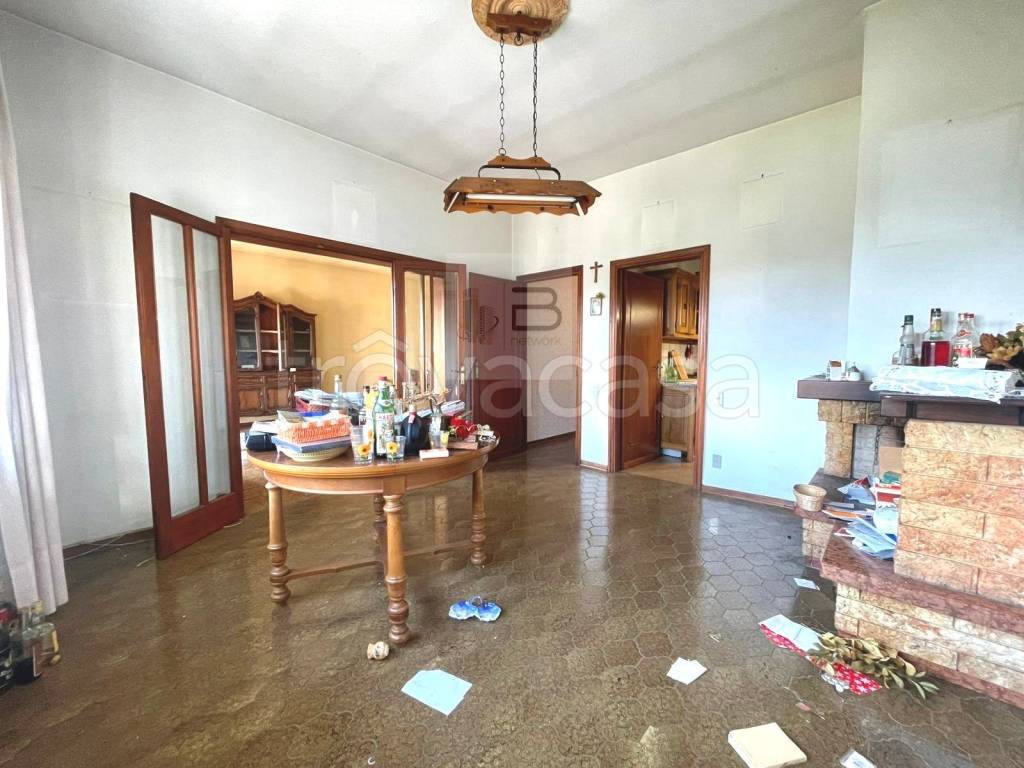 casa indipendente in vendita a Lucca in zona Ponte San Pietro