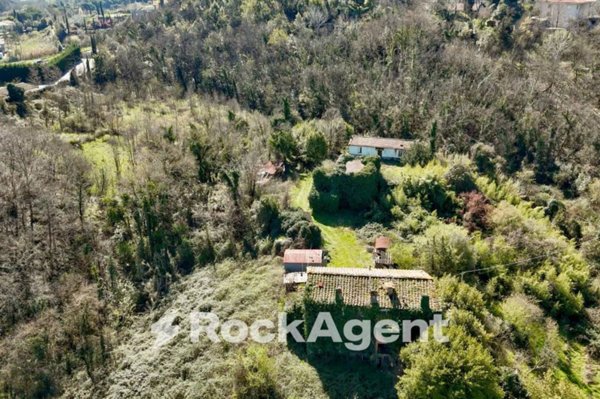 casa indipendente in vendita a Lucca in zona Monte San Quirico