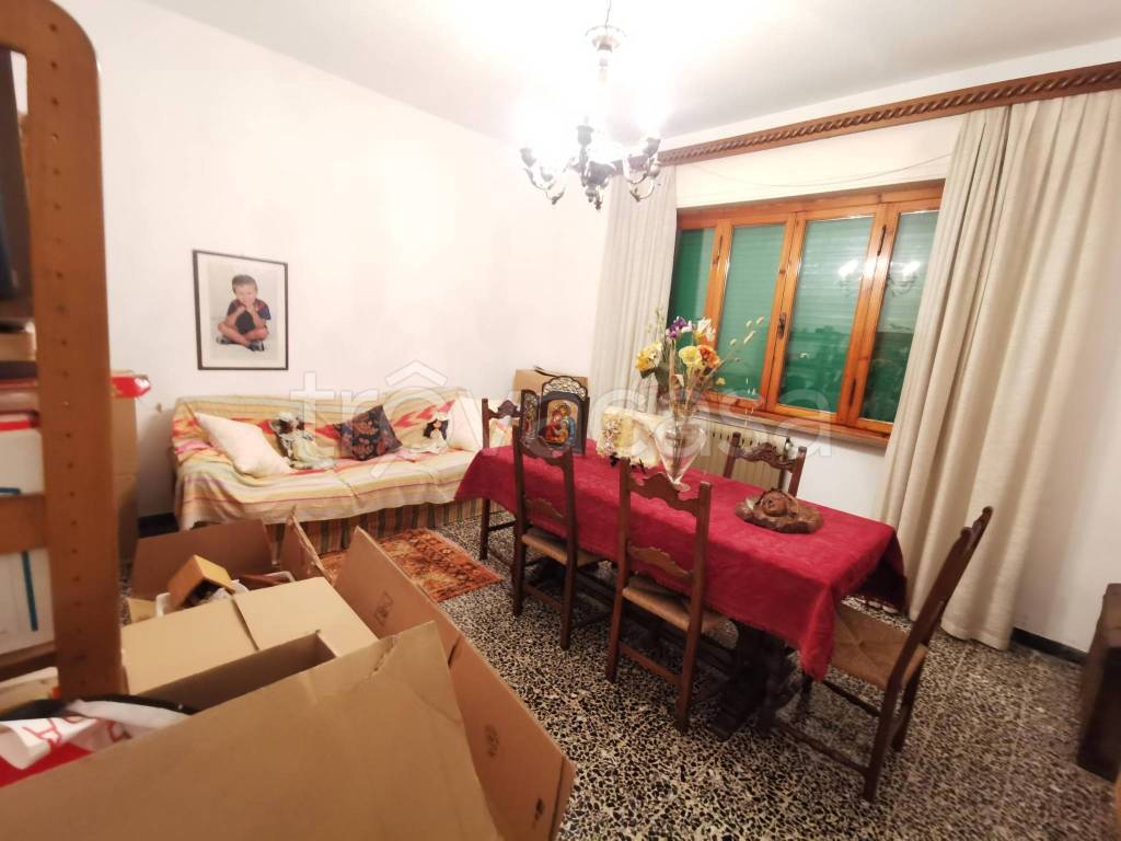 casa indipendente in vendita a Lucca in zona Pontetetto