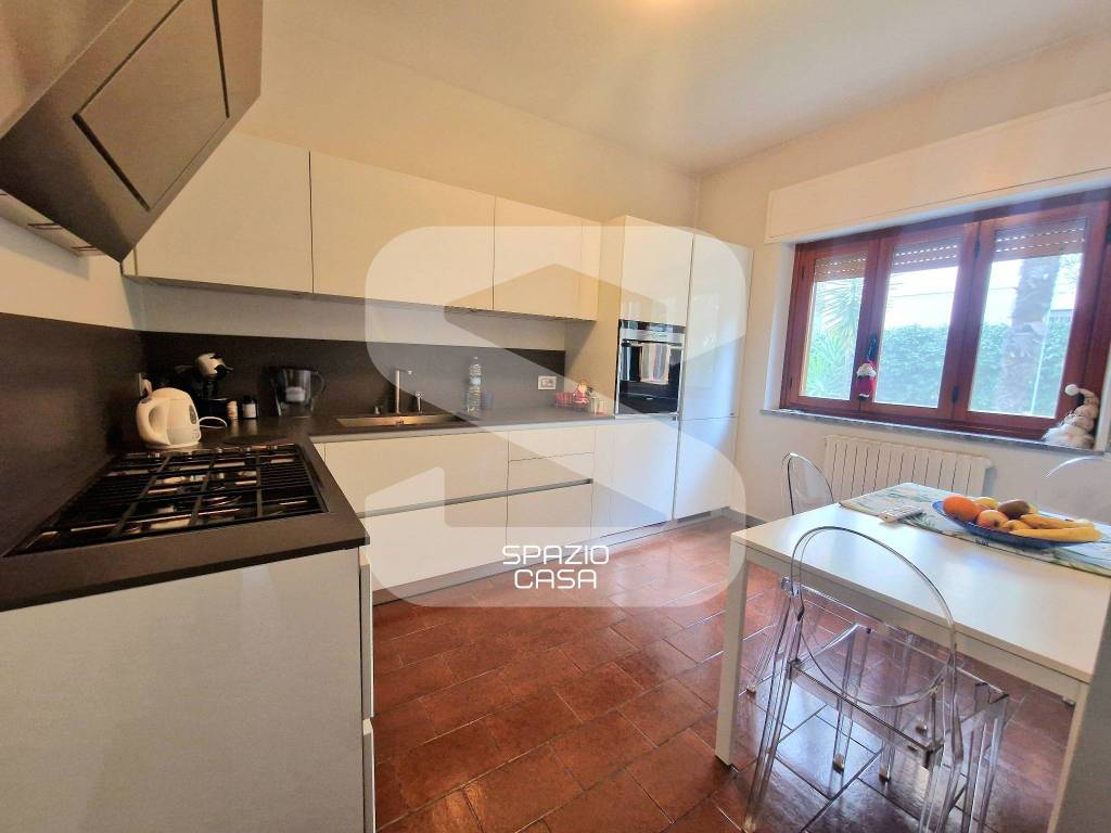 casa indipendente in vendita a Lucca in zona Ponte a Moriano