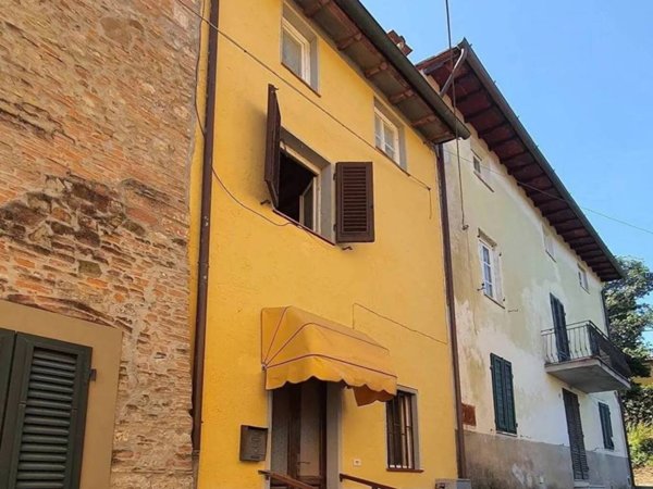 casa indipendente in vendita a Lucca in zona Maggiano