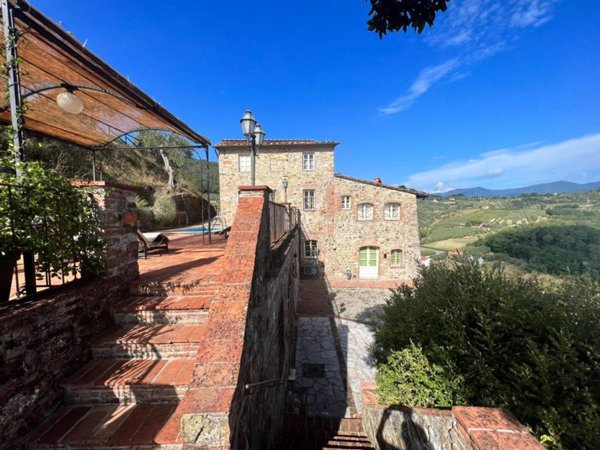 casa indipendente in vendita a Lucca in zona Monte San Quirico
