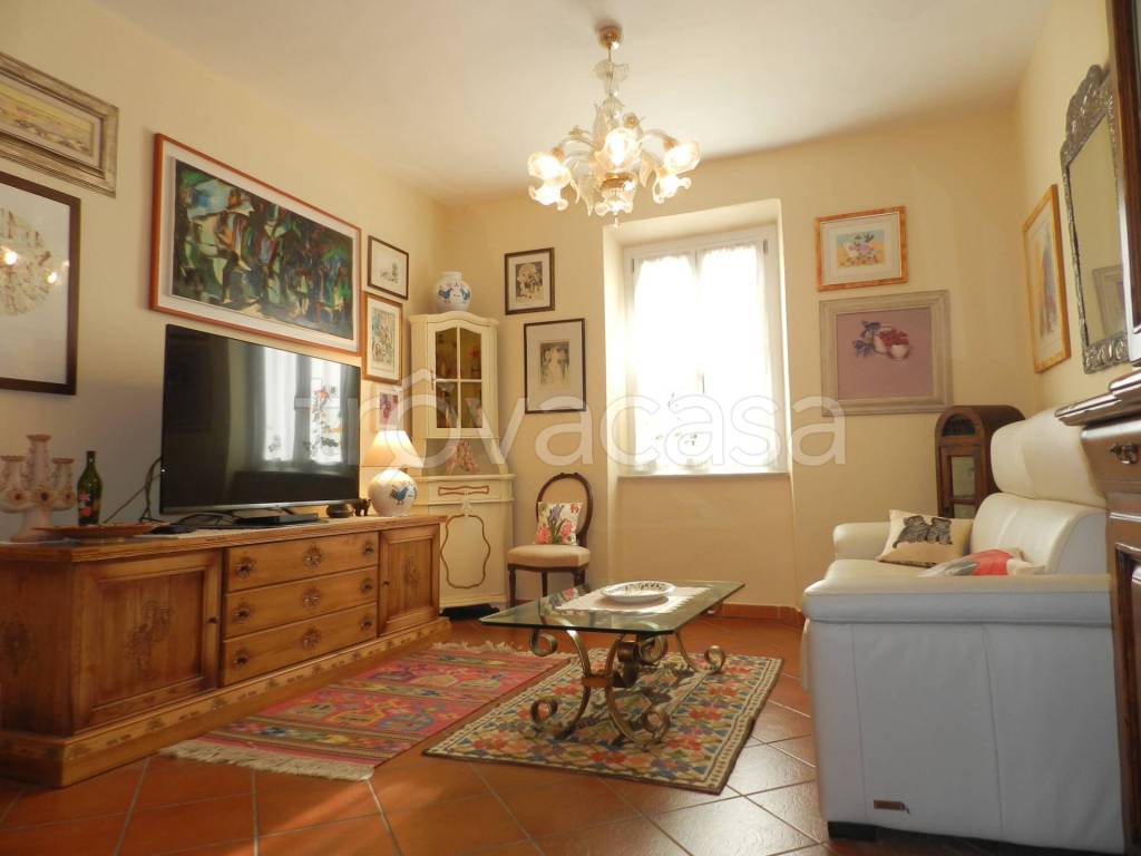 casa indipendente in vendita a Lucca in zona Monte San Quirico