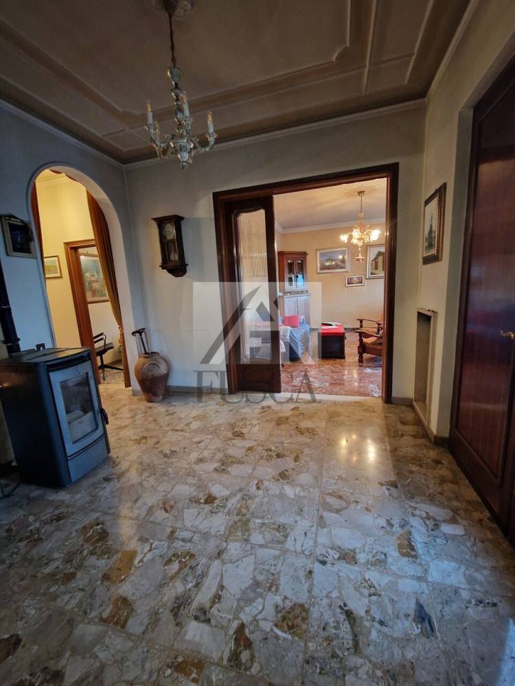 casa indipendente in vendita a Lucca in zona Centro Città