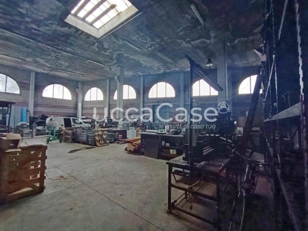 locale di sgombero in vendita a Lucca in zona Monte San Quirico