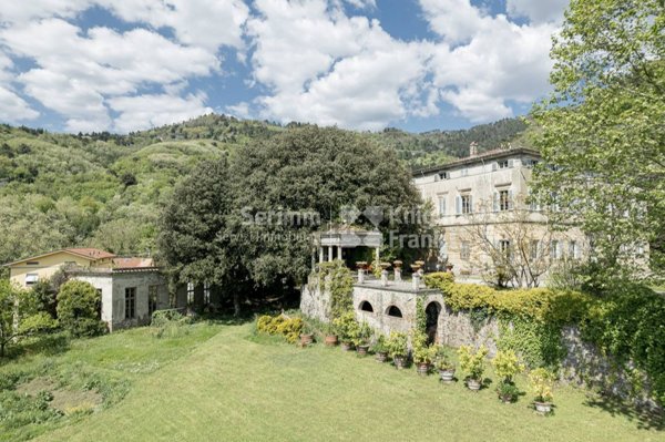 casa indipendente in vendita a Lucca in zona Ponte a Moriano