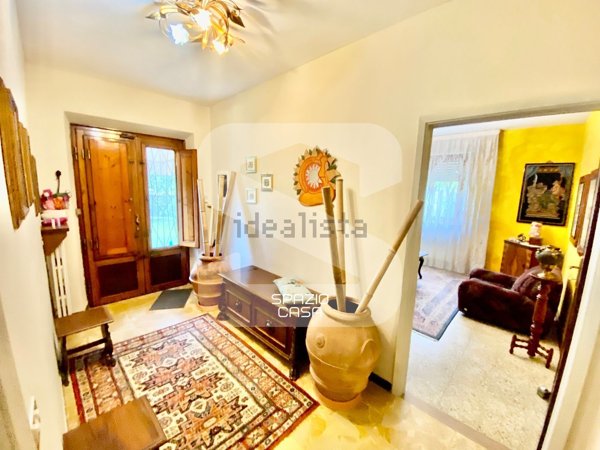 casa indipendente in vendita a Lucca in zona Nozzano