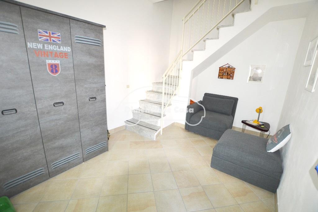 casa indipendente in vendita a Lucca in zona zona Arancio