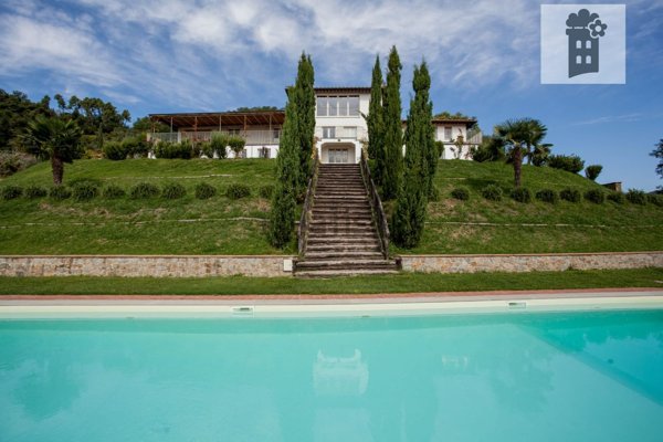 casa indipendente in vendita a Lucca in zona Torre