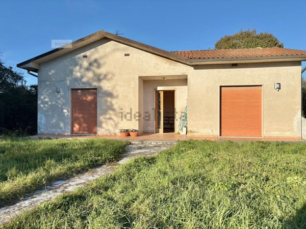 casa indipendente in vendita a Lucca