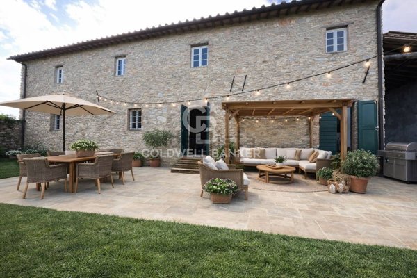 casa indipendente in vendita a Lucca in zona Vicopelago