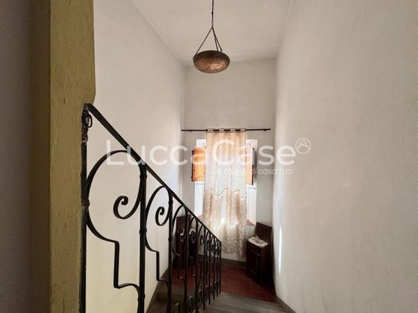 casa indipendente in vendita a Lucca in zona Carignano