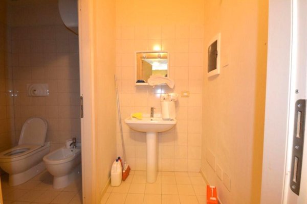 negozio in vendita a Lucca in zona zona San Marco